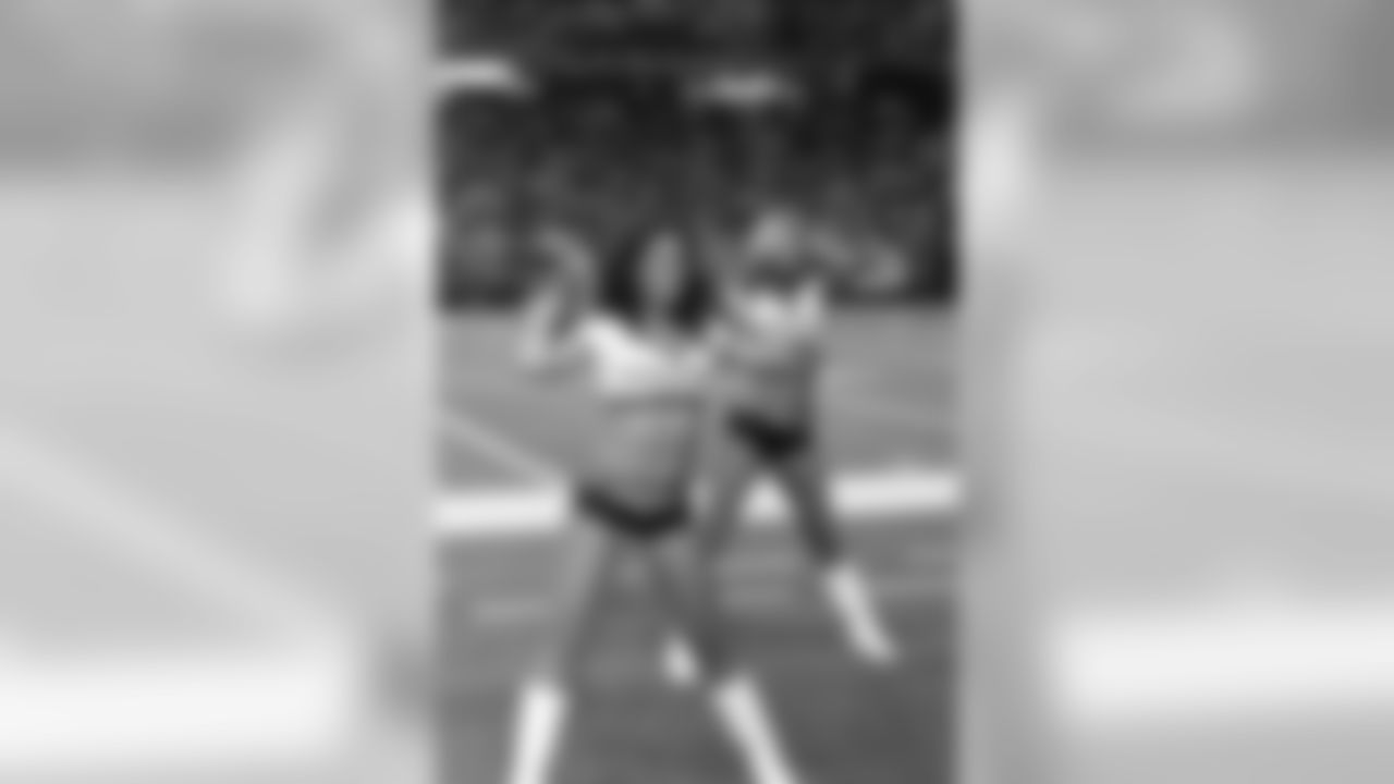 Candice H. // 2010 Atlanta Falcons Cheerleaders Game Shots // 2010 // Atlanta -