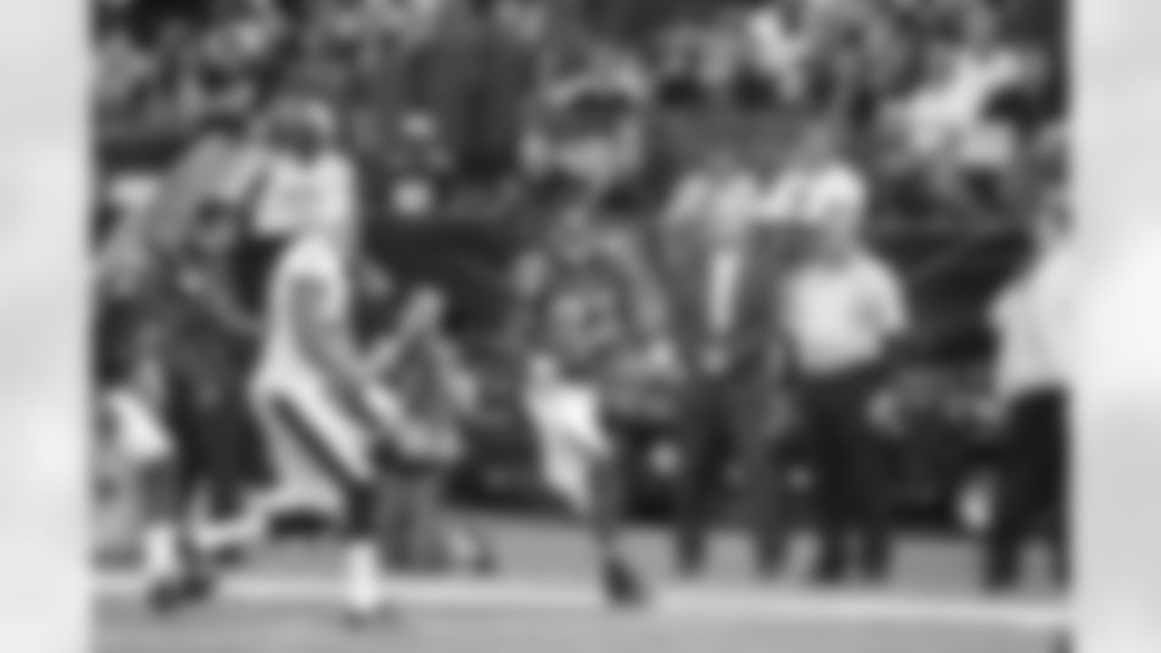 WR Harry Douglas