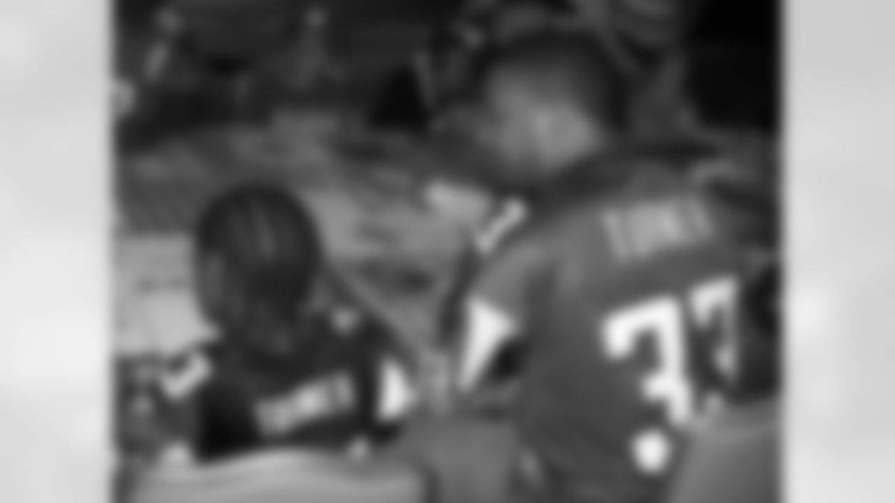 Falcons players spend time with kids from Childrens' Healthcare of Atlanta