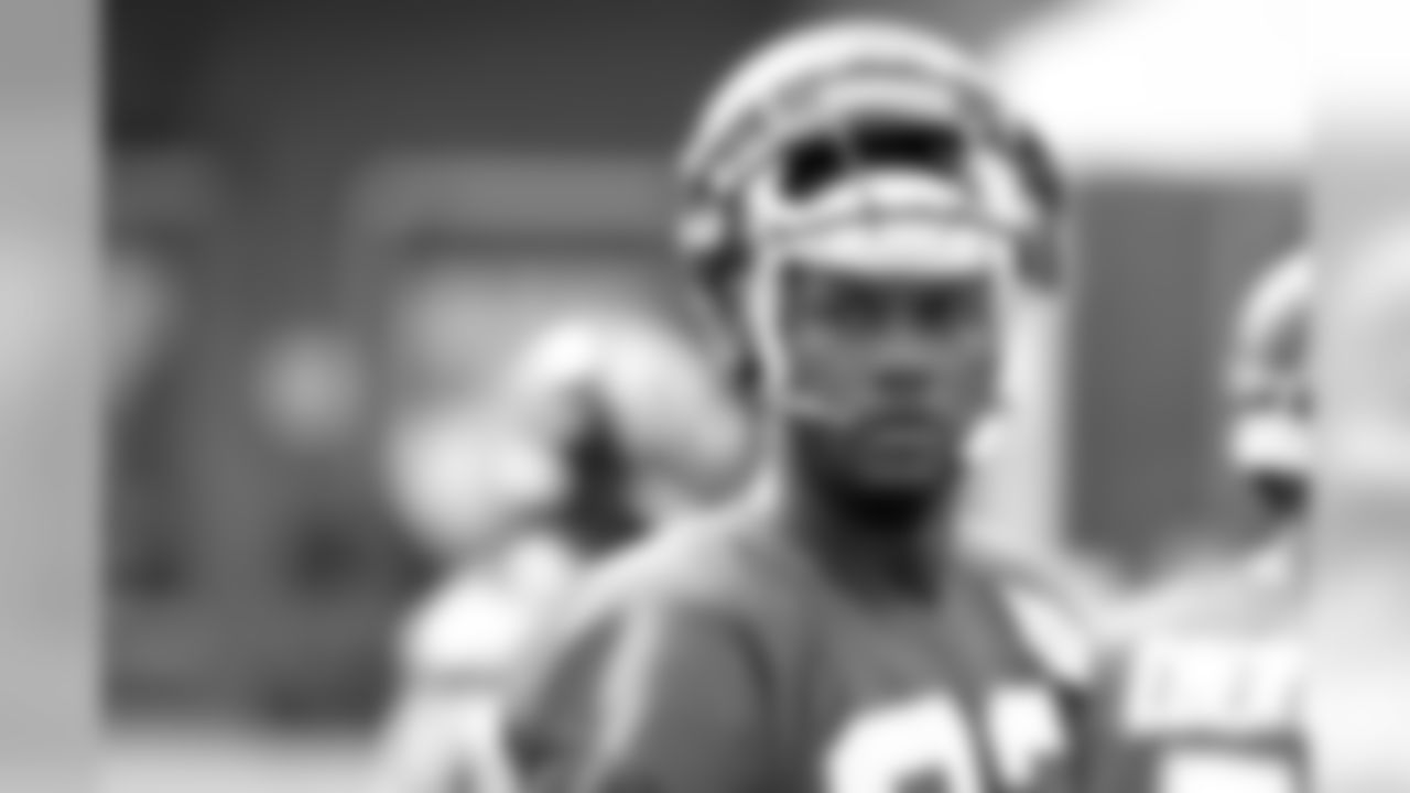 WR Harry Douglas