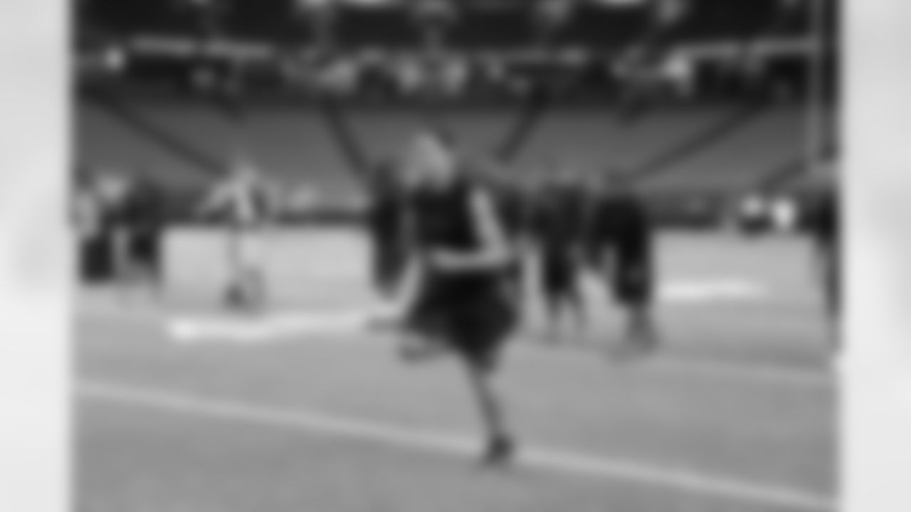 TE Tony Gonzalez