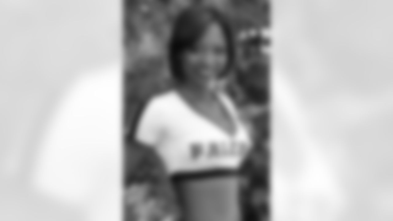 Avis H. // 2011 Atlanta Falcons Cheerleaders Studio Shots // 2011 // Atlanta -