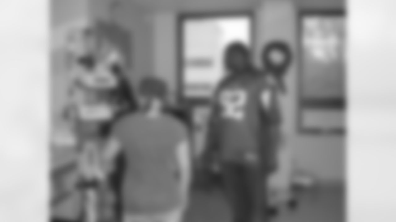 The Atlanta Falcons visit CHOA // Atlanta, GA // Chauncey Davis spending time with patients //