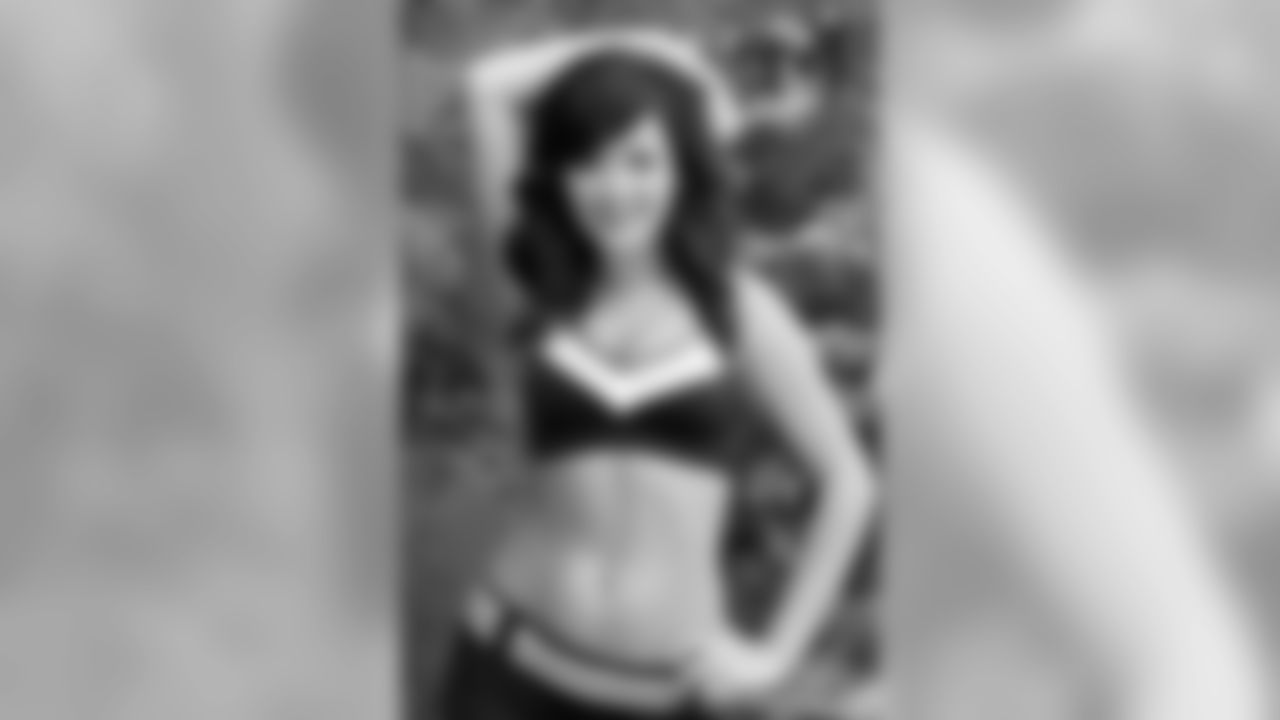 Brittany L. // 2011 Atlanta Falcons Cheerleaders Studio Shots // 2011 // Atlanta -
