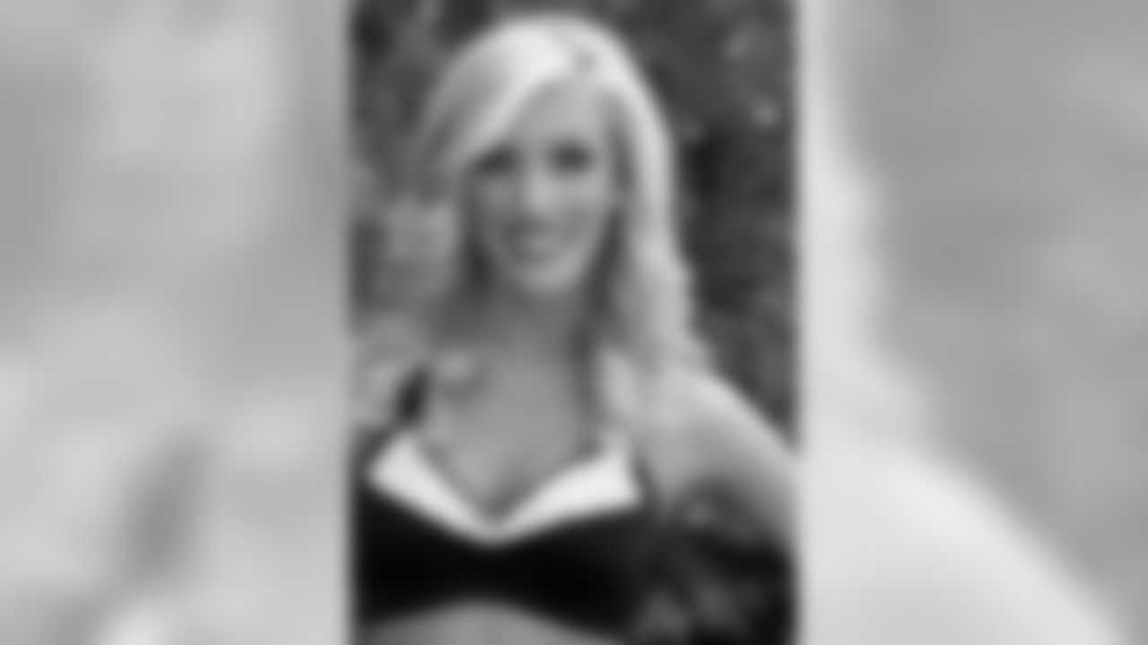 Jamie K. // 2011 Atlanta Falcons Cheerleaders Studio Shots // 2011 // Atlanta -