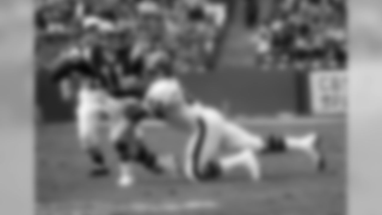 No list would be complete without mention of the 1977 Falcons Gritz Blitz defense that allowed just 129 points on the year, an NFL record for a 14-game season.