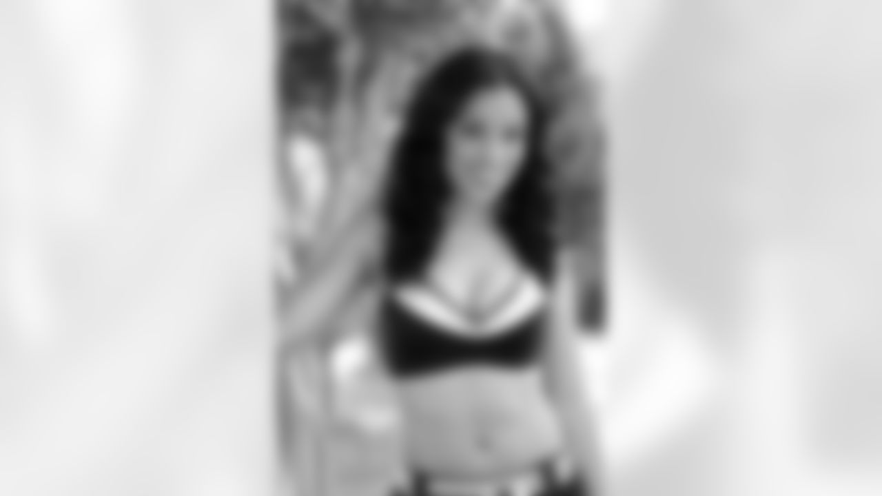 Candice H. // 2011 Atlanta Falcons Cheerleaders Studio Shots // 2011 // Atlanta -