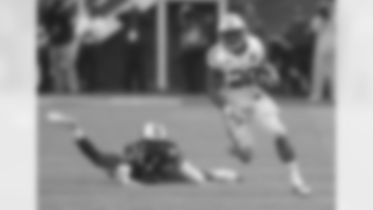 Wisconsin RB James White (5-10, 195)