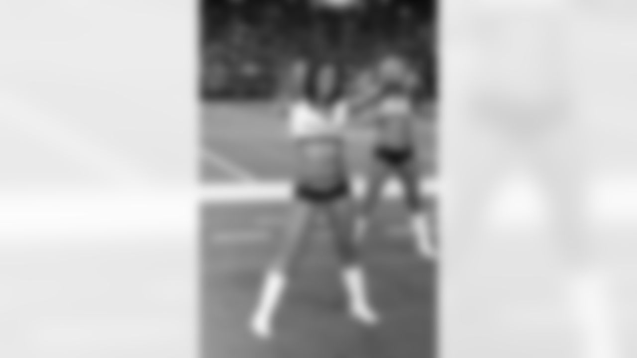 Falcons Cheerleaders 2010