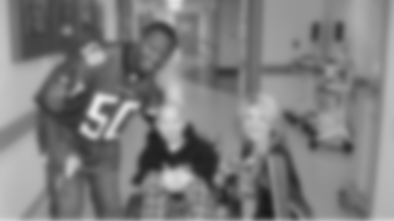 Curtis Lofton, Kroy Biermann and several Atlanta Falcons Cheerleaders visit