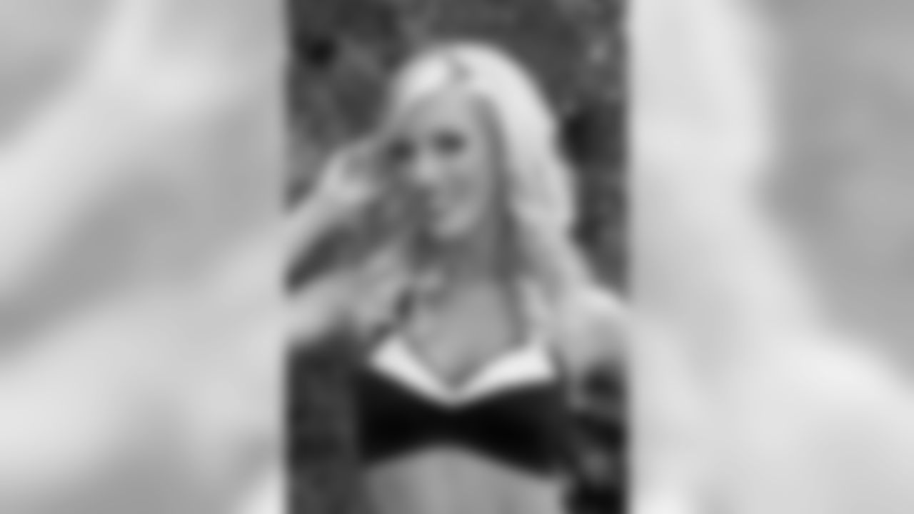 Jamie K. // 2011 Atlanta Falcons Cheerleaders Studio Shots // 2011 // Atlanta -