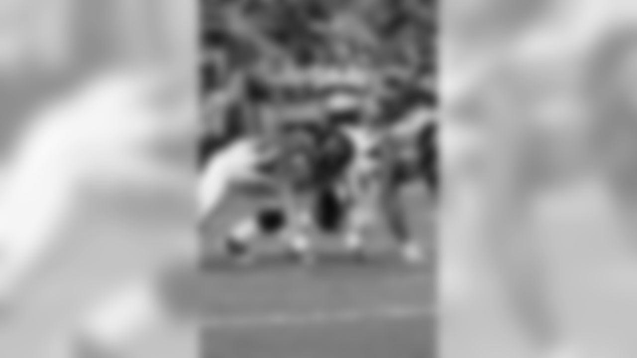 The Falcons and Steelers face off in Pittsburgh during the third preseason game for both teams // Falcons at Steelers - Preseason // Pittsburgh —