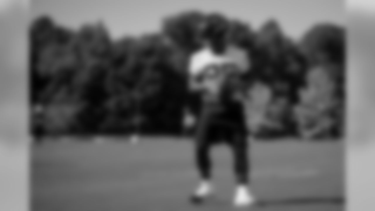 Atlanta Falcons running back Ito Smith #25 looks on during practice. (Photo by Kara Durrette/Atlanta Falcons).