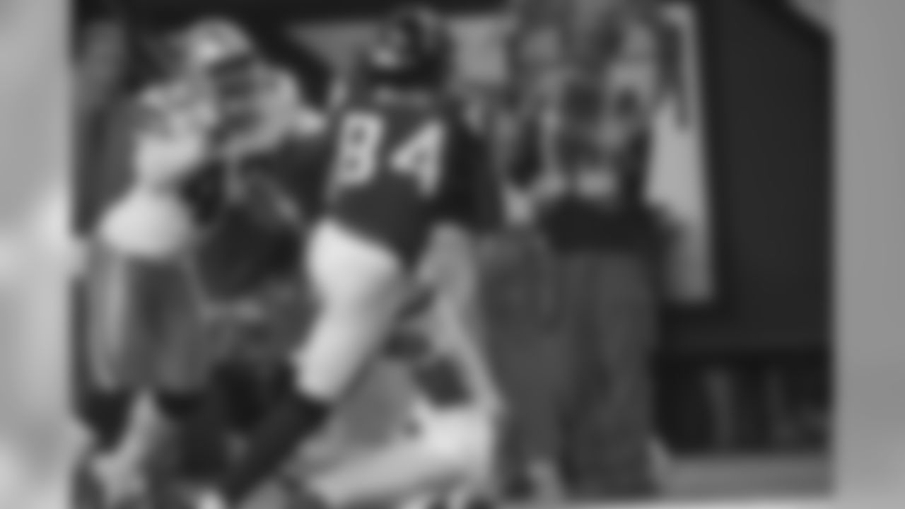 WR Roddy White makes defenders miss in the second half