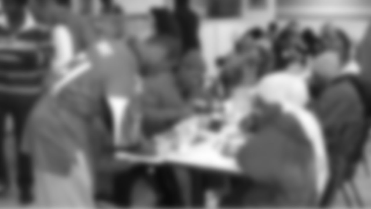 The Atlanta Falcons Rookie Club and Kroy Biermann served Thanksgiving Lunch