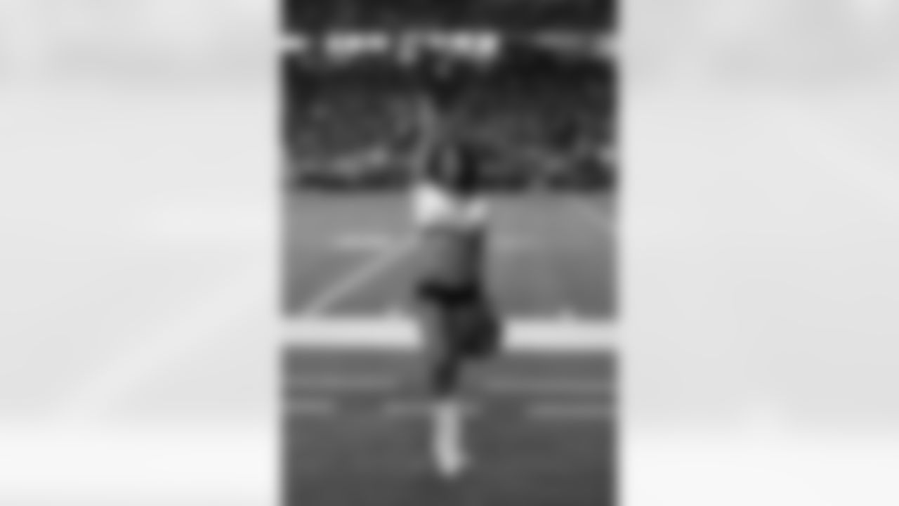 Alicia D. // 2010 Atlanta Falcons Cheerleaders Game Shots // 2010 // Atlanta -
