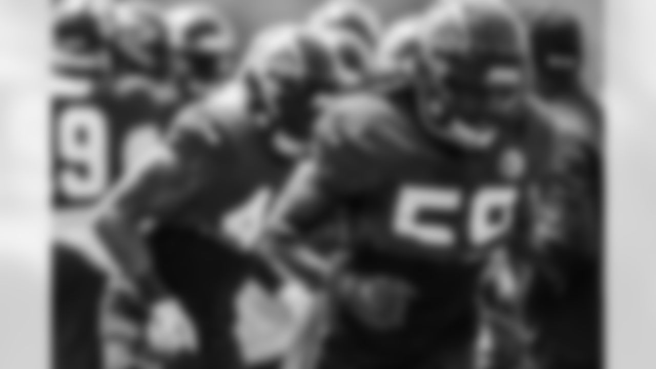 LB De'Vondre Campbell