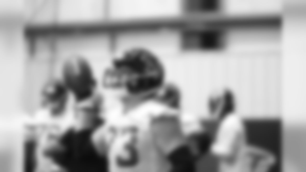 T Ryan Schraeder
Atlanta Falcons/ Kara Durrette