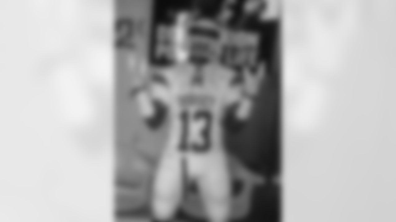 WR Marvin Hall