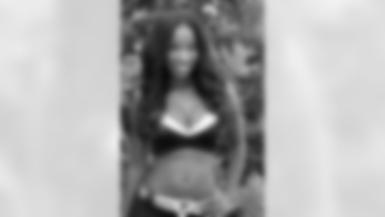 Shamea M. // 2011 Atlanta Falcons Cheerleaders Studio Shots // 2011 // Atlanta -