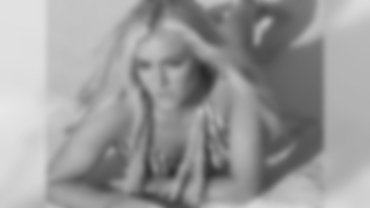 Kelsi S. // 2011 Atlanta Falcons Cheerleaders Swimsuit Calendar Photo Shoot // 2011 // Bermuda -
