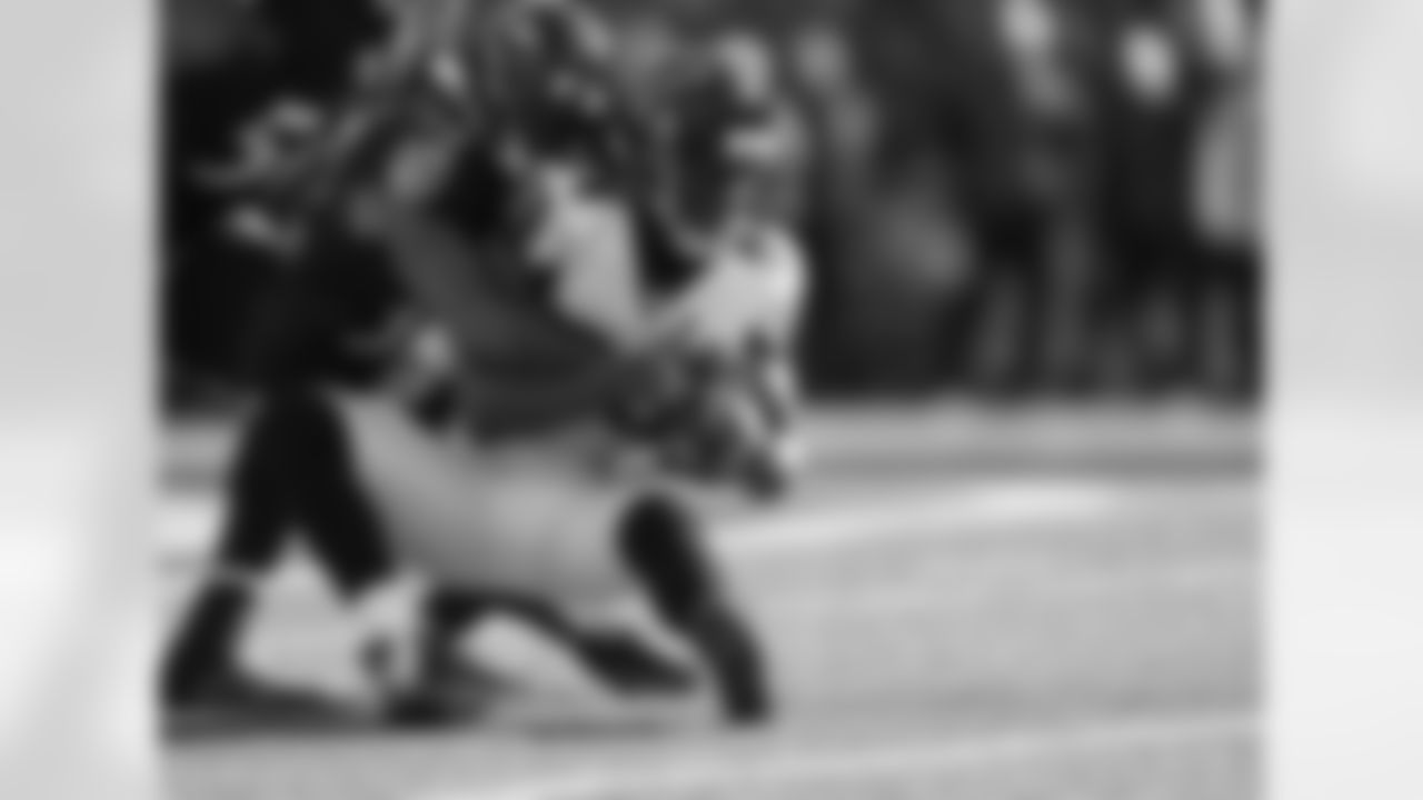 With the Atlanta Falcons one and only touchdown of the game against the Baltimore Ravens, WR Roddy White broke the franchise record for receiving touchdowns with his 58th career touchdown. WR Roddy White has been a vital piece of the Falcons offense for years and getting him and WR Julio Jones involved in this week's game will be critical to get the offense started.