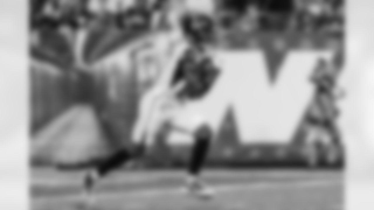 WR Marvin Hall