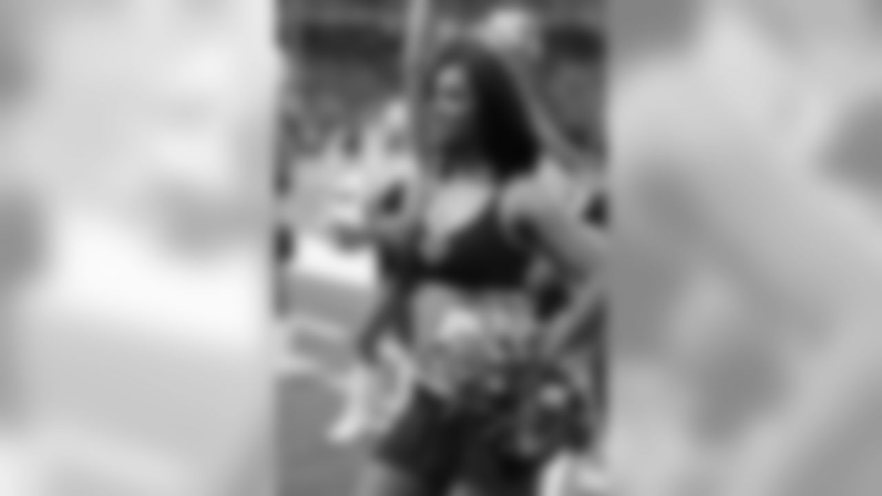 2009 Cheerleader Photos