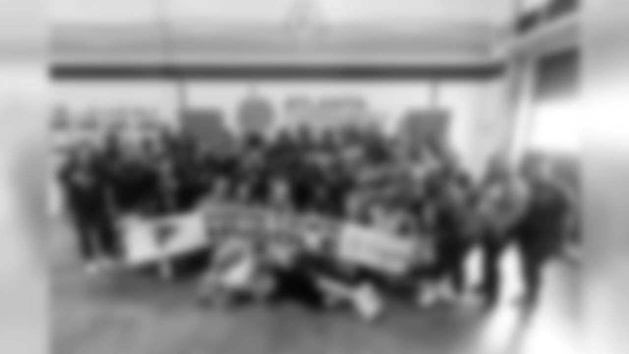 AF_20191001_HometownHuddleFoodBank_JG2_3424