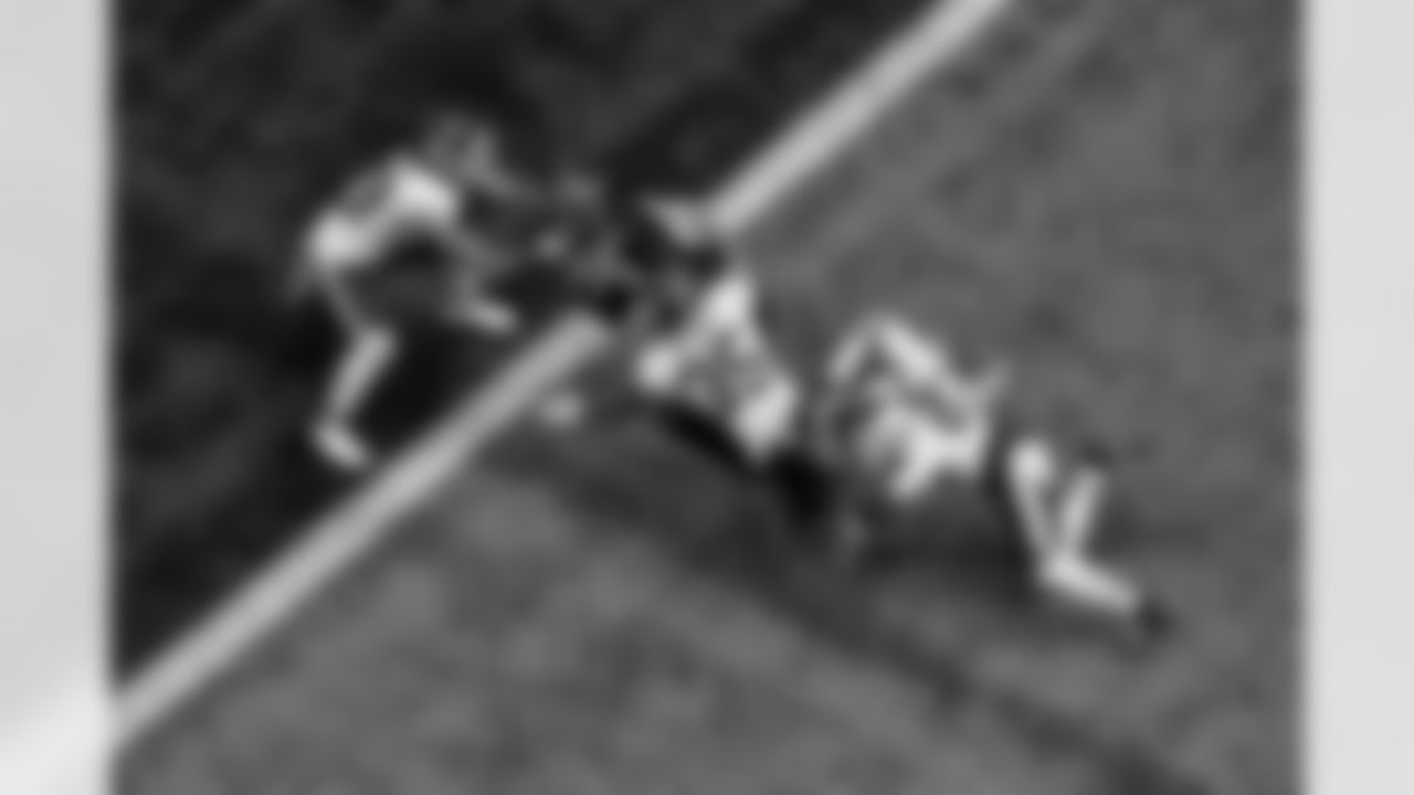 Atlanta Falcons running back Cordarrelle Patterson #84 scores a touchdown against the Washington Football Team at Mercedes-Benz Stadium in Atlanta, Georgia on Sunday, October 3, 2021. (Photo by Brandon Magnus/Atlanta Falcons)