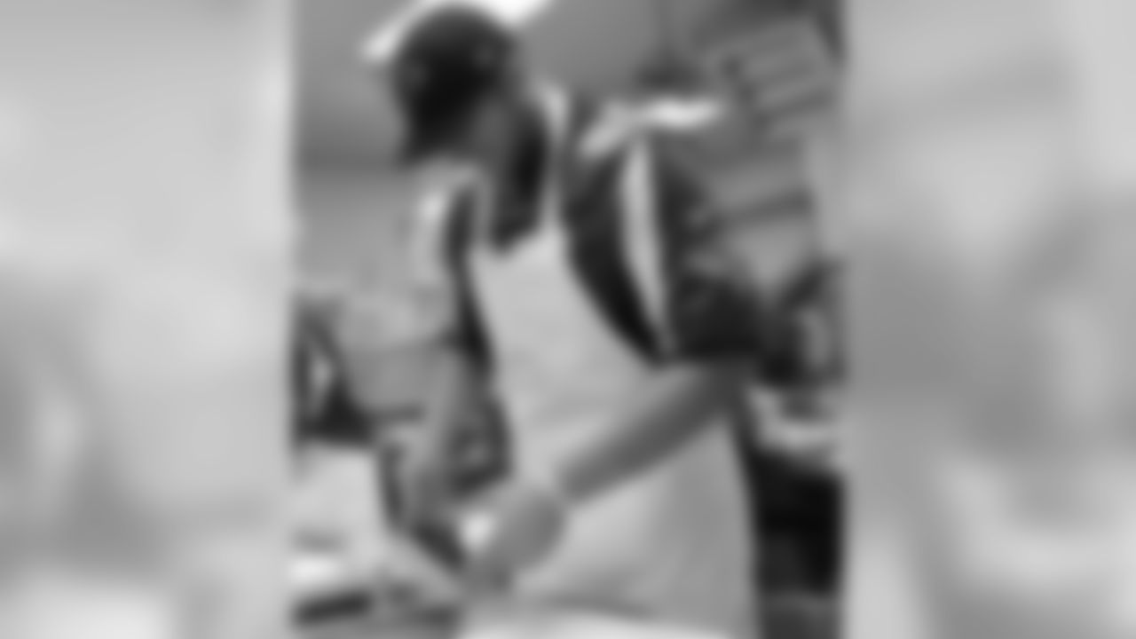 TE Kyle Miller