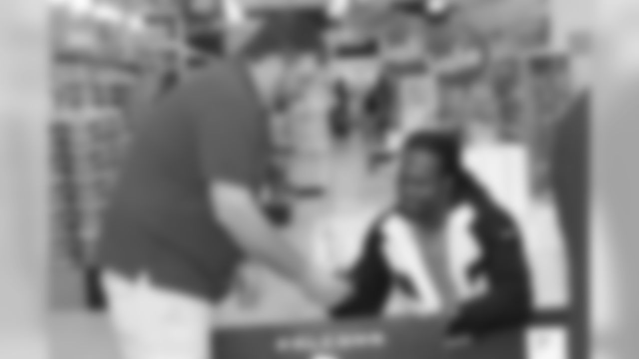 Mike Peterson excites fans after a big win against Detroit at Publix with the Atlanta Falcons Tailgate Team // Atlanta Falcons Tailgate Team 2011 // Oct. 24, 2011// Smyrna, Ga -