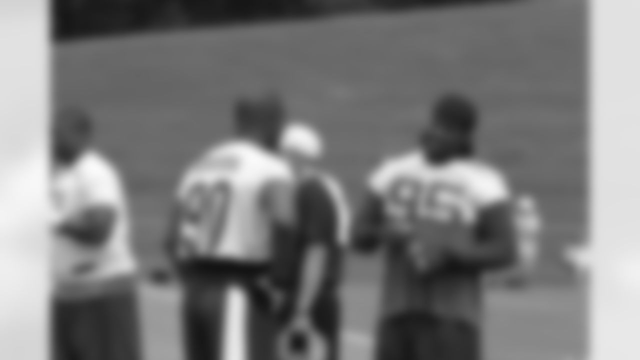 DE Osi Umenyiora and DT Jonathan Babineaux