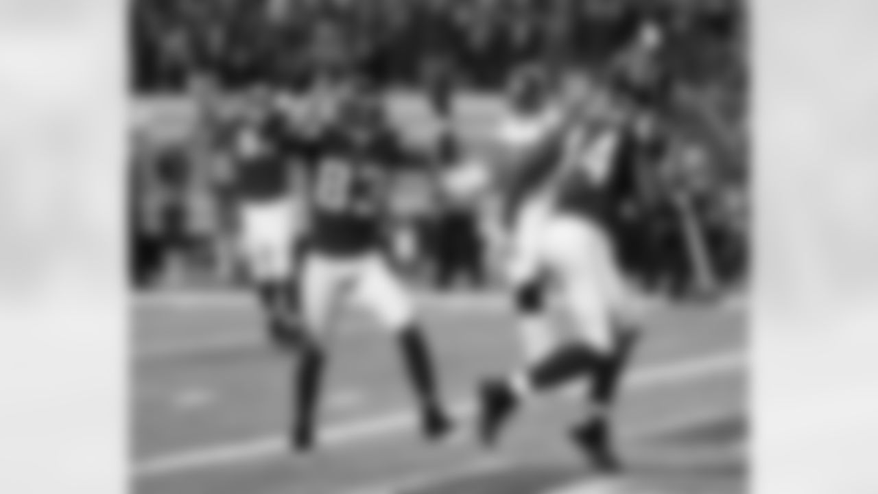 WR Harry Douglas enjoys RB Jason Snelling's touchdown