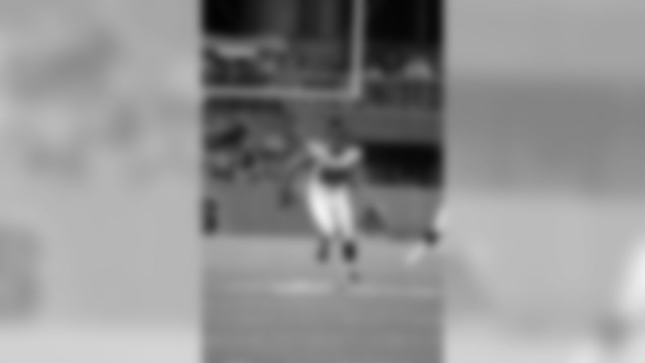 The Falcons and Steelers face off in Pittsburgh during the third preseason game for both teams // Falcons at Steelers - Preseason // Pittsburgh —