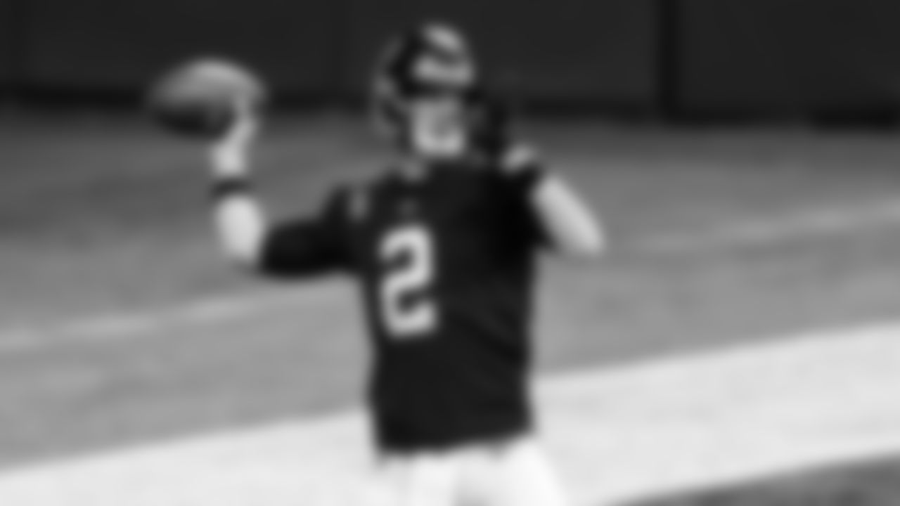 Atlanta Falcons quarterback Matt Ryan #2 warms up before the game against the New Orleans Saints on November 29, 2020.