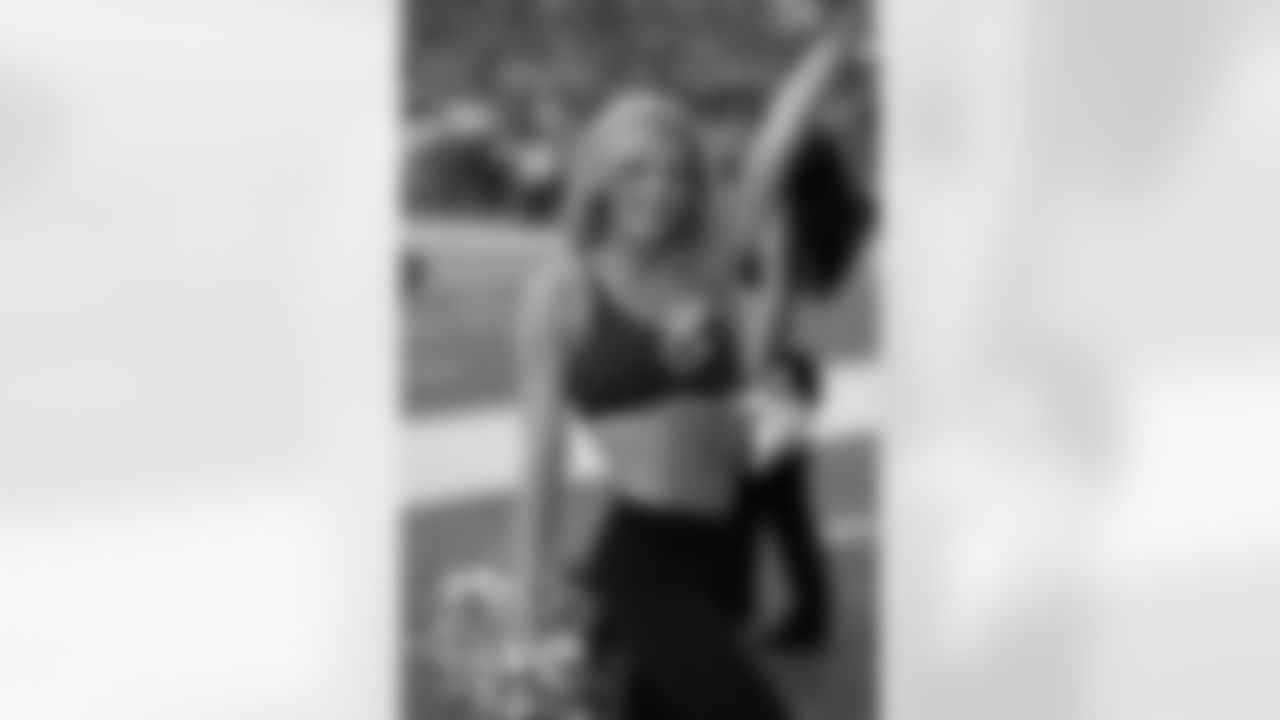 2009 Cheerleader Photos