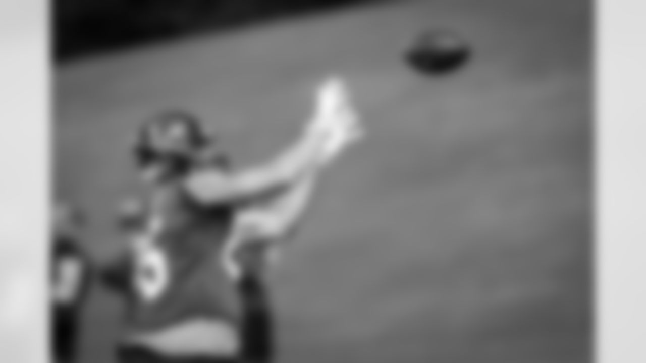 TE Eric Saubert