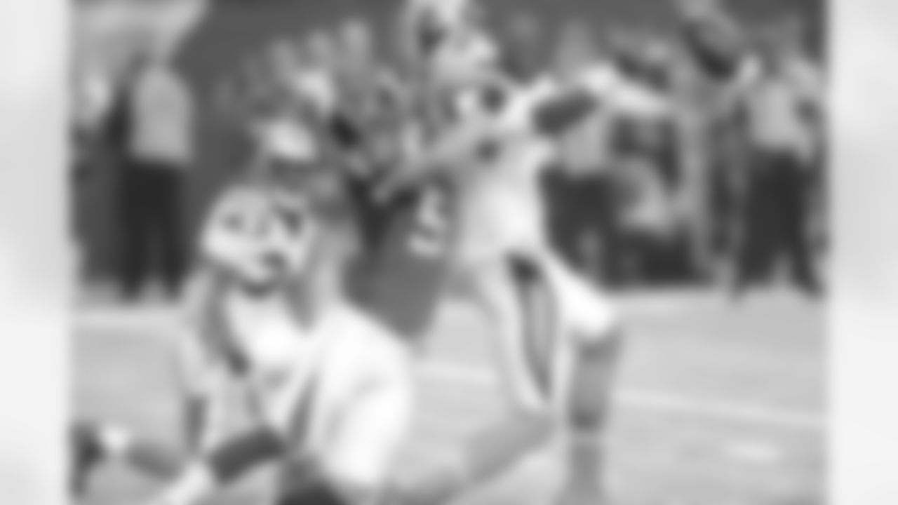 LB Paul Worrilow sacks Panthers QB Cam Newton