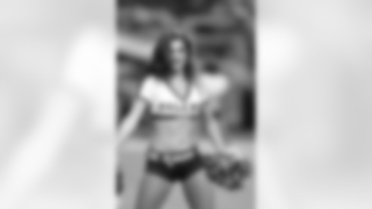 Falcons Cheerleaders 2010
