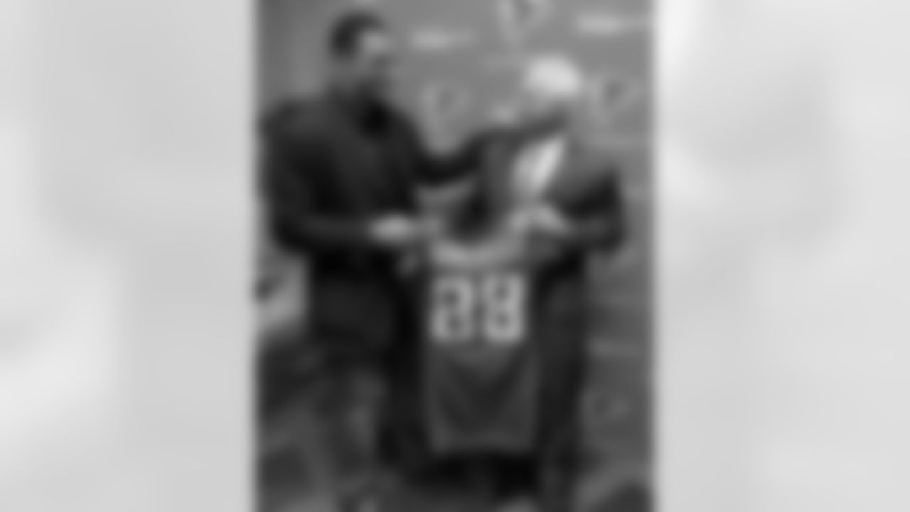 Gonzalez holds NFL records for Pro Bowl appearances (13) and 1,000-yard seasons (four) among all tight ends