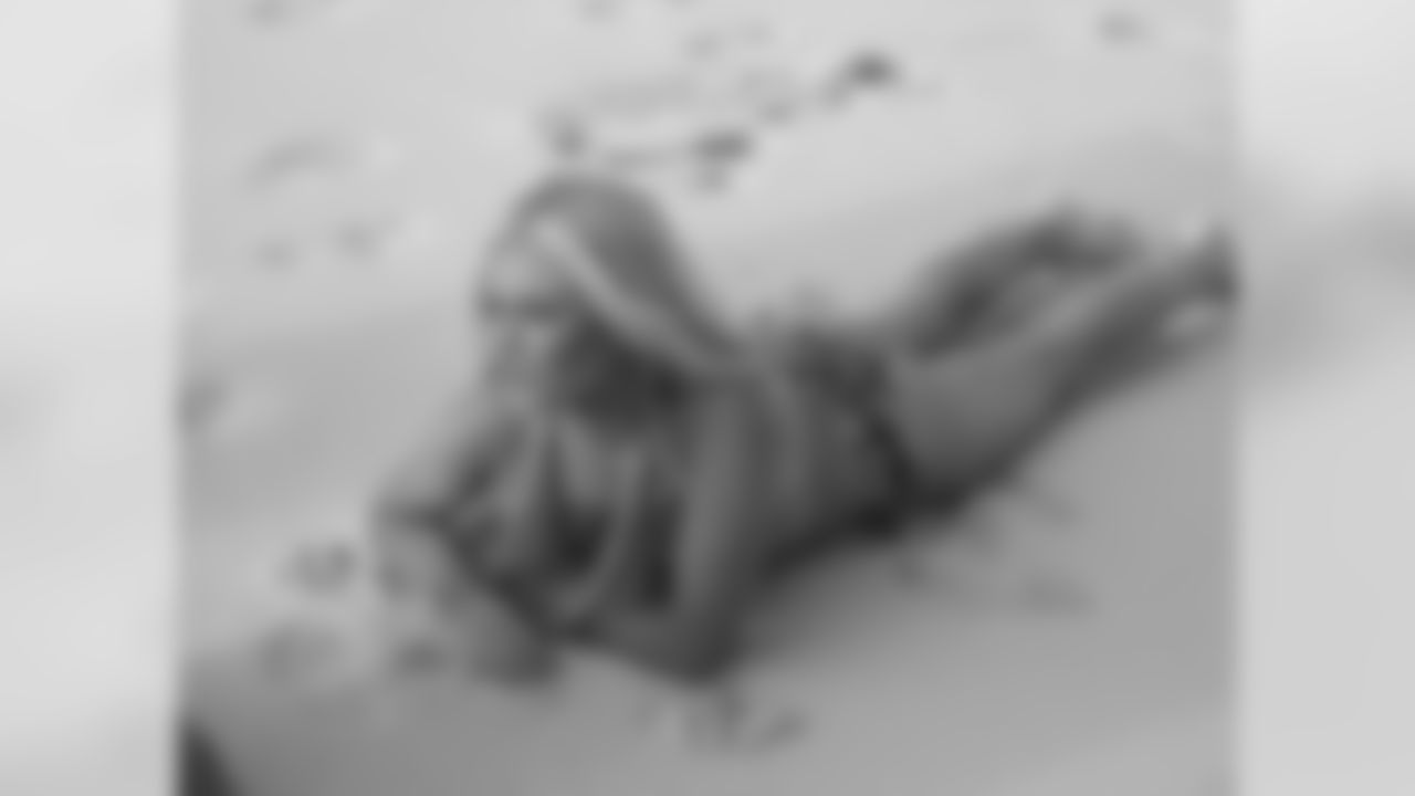 Kelsi S. // 2011 Atlanta Falcons Cheerleaders Swimsuit Calendar Photo Shoot // 2011 // Bermuda -