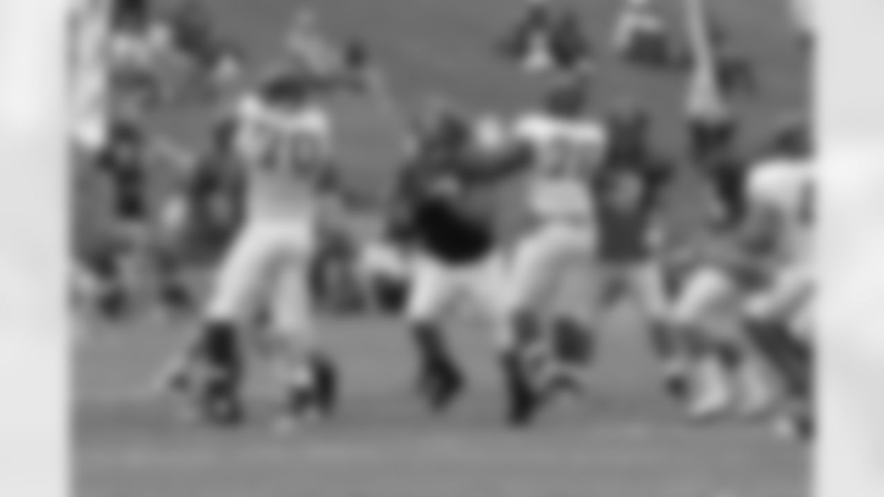 RB Michael Turner heads upfield // 2011 Russell Athletic Training Camp - Day 7 // August 7, 2011 // Flowery Branch, Ga. -