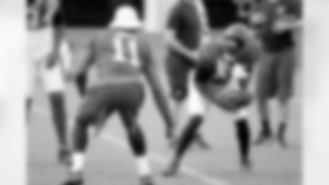 WR Julio Jones plays with WR Devin Hester