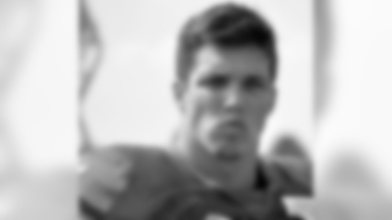 LB Brenden Daley