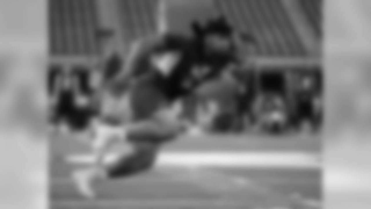 Mississippi defensive lineman Robert Nkemdiche