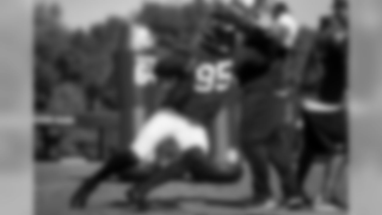 Atlanta Falcons defensive tackle Jack Crawford #95 in action during practice. (Photo by Kara Durrette/Atlanta Falcons)