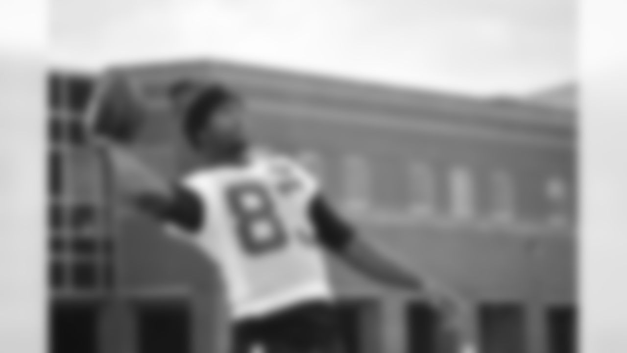 WR Harry Douglas