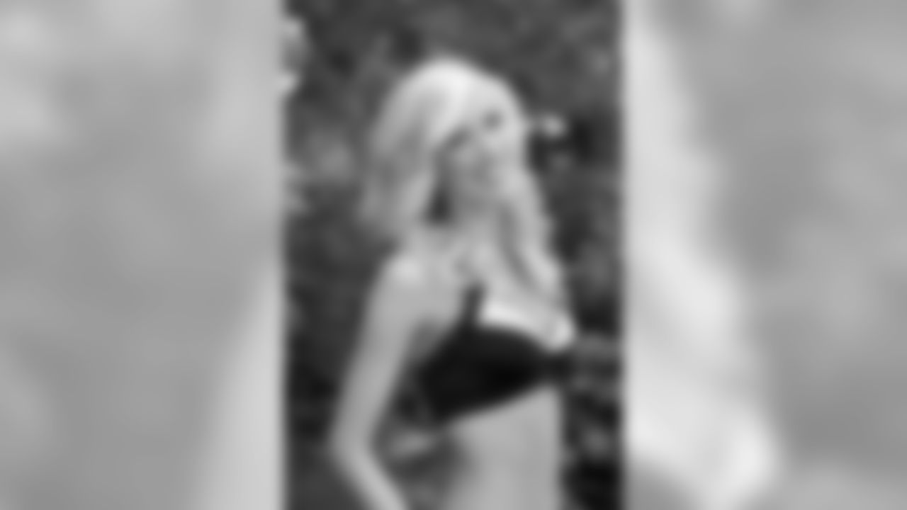 Jamie K. // 2011 Atlanta Falcons Cheerleaders Studio Shots // 2011 // Atlanta -