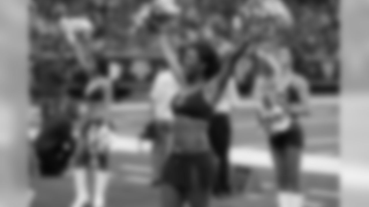 2009 Cheerleader Photos